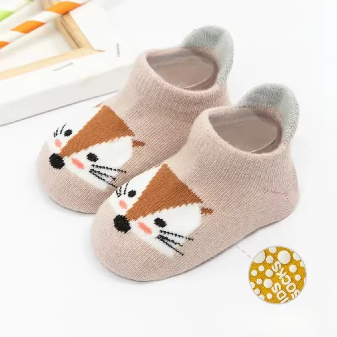 1 Unidad - Calcetín Antideslizante con Diseños de Animalitos (6M a 5A)